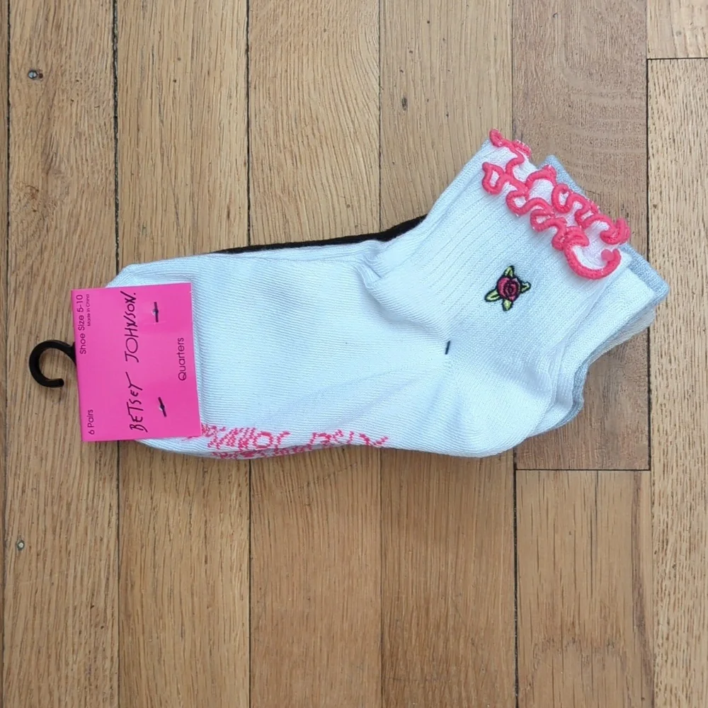 Betsey Johnson Betsey's Rose Bud 6 Variety Pack White Ankle Socks